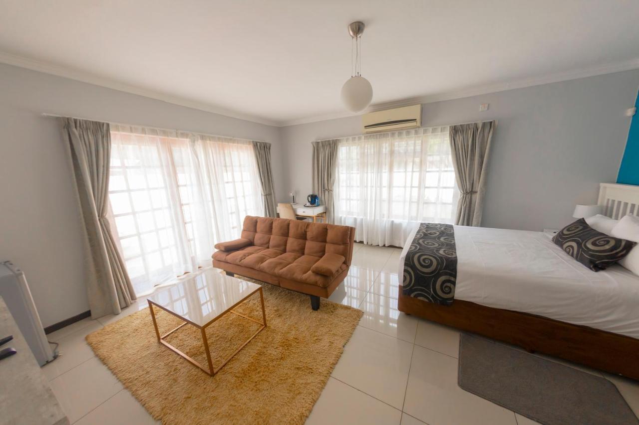 غابورون Green Lagoon Guest House المظهر الخارجي الصورة